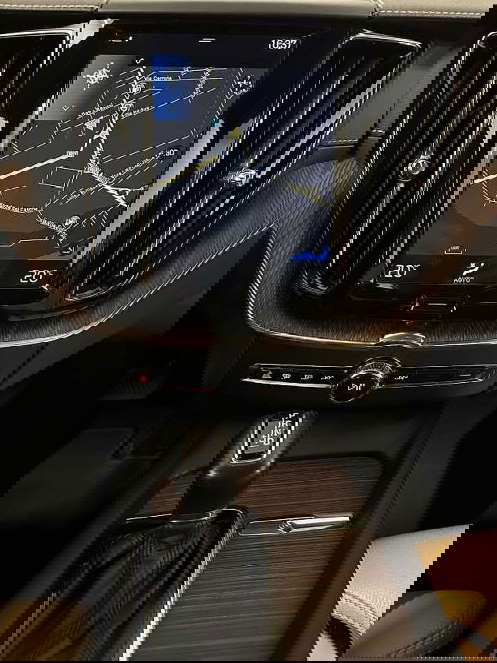 Volvo XC60 usata a Macerata (10)