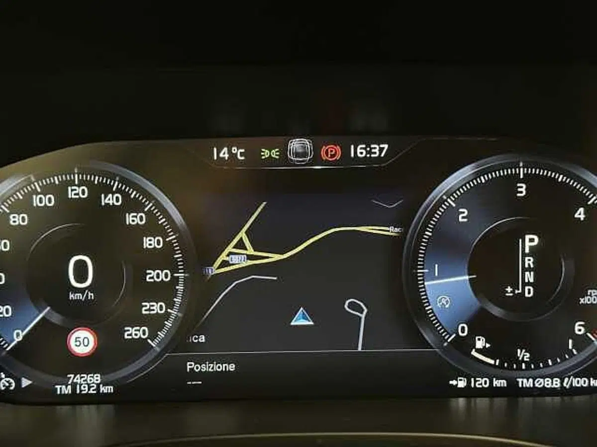 Volvo XC60 usata a Macerata (11)