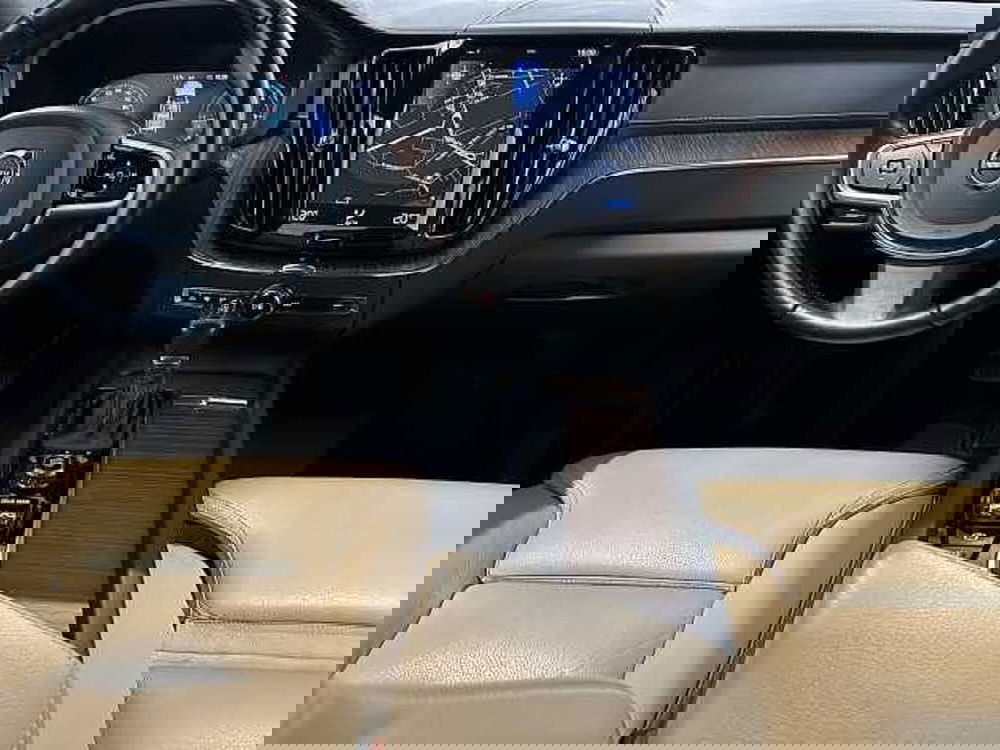 Volvo XC60 usata a Macerata (12)