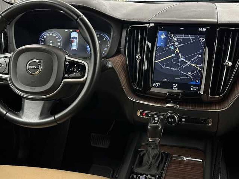 Volvo XC60 usata a Macerata (13)