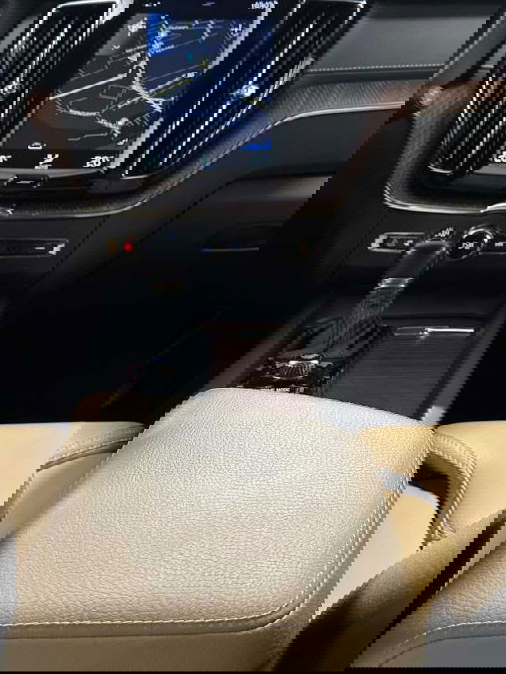 Volvo XC60 usata a Macerata (15)