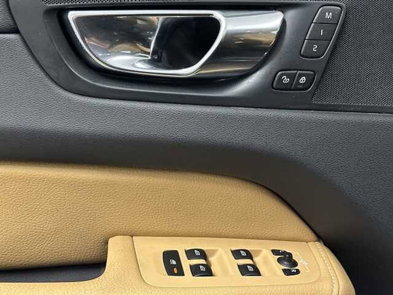 Volvo XC60 usata a Macerata (18)