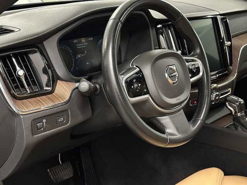 Volvo XC60 usata a Macerata (8)