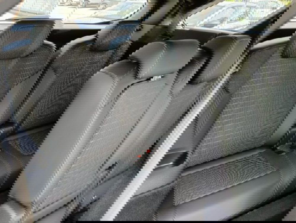 Peugeot 5008 nuova a Brescia (18)