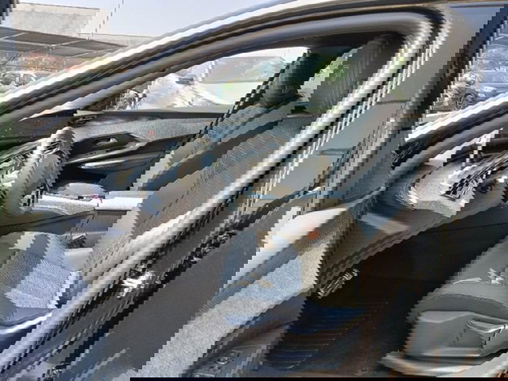 Peugeot 5008 nuova a Brescia (9)