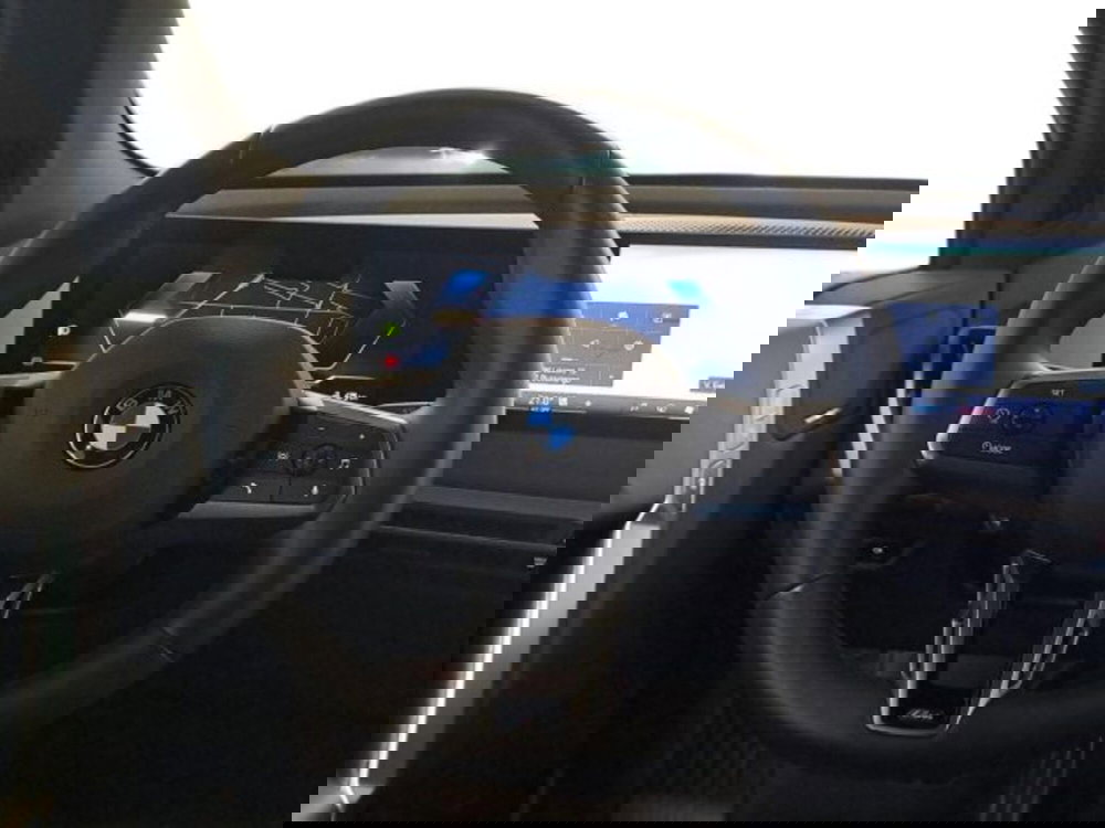 BMW iX usata a Verona (11)