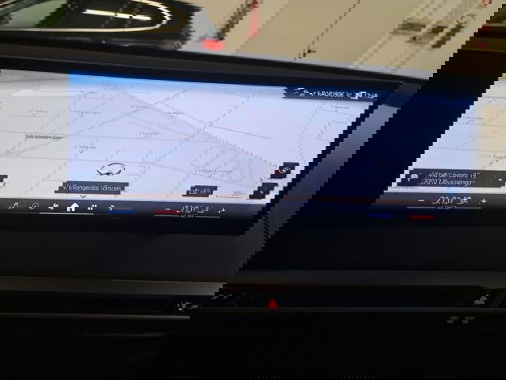 BMW iX usata a Verona (13)