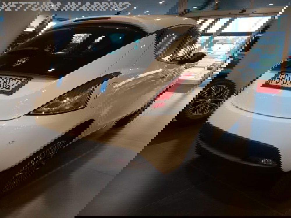 Lancia Ypsilon usata a Modena (4)