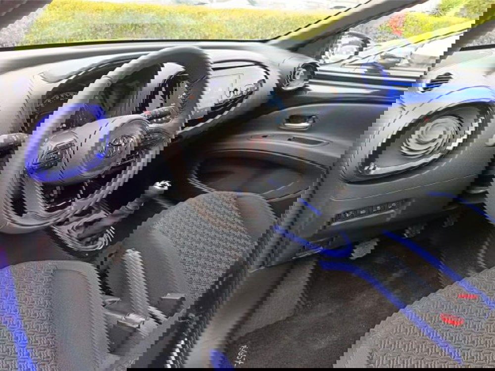 Toyota Aygo X nuova a Bari (10)