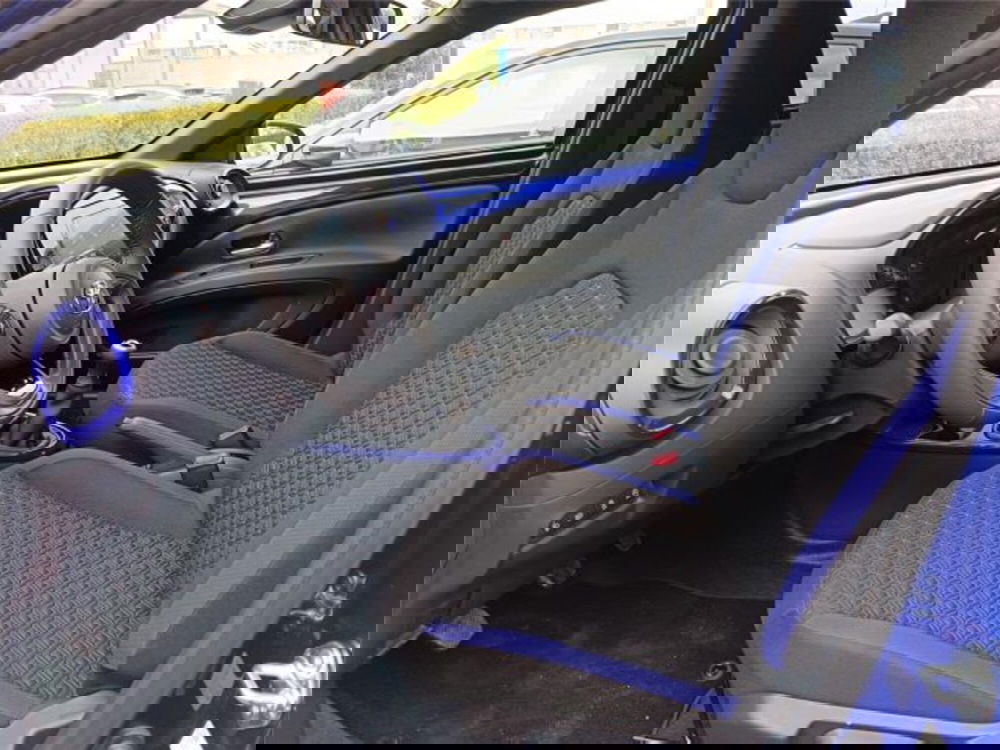 Toyota Aygo X nuova a Bari (11)
