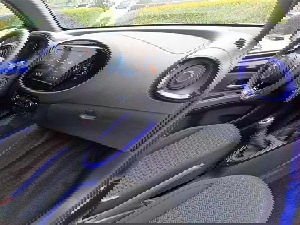 Toyota Aygo X nuova a Bari (12)