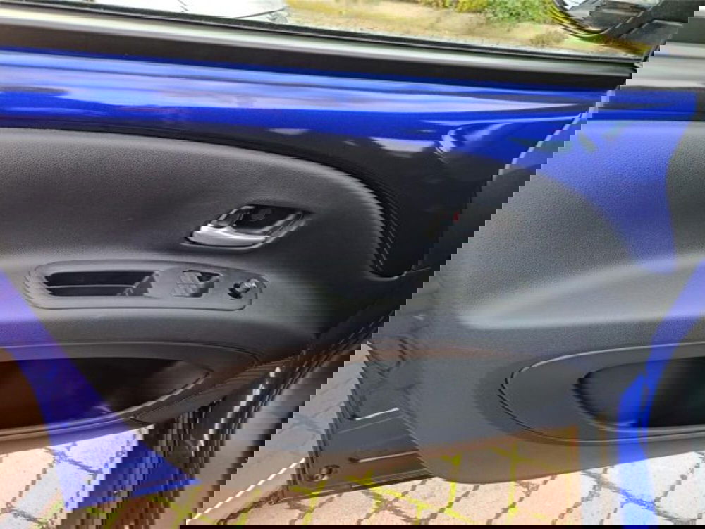 Toyota Aygo X nuova a Bari (9)