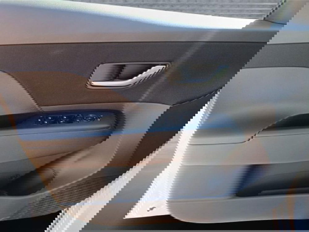 Hyundai Kona usata a Bari (9)