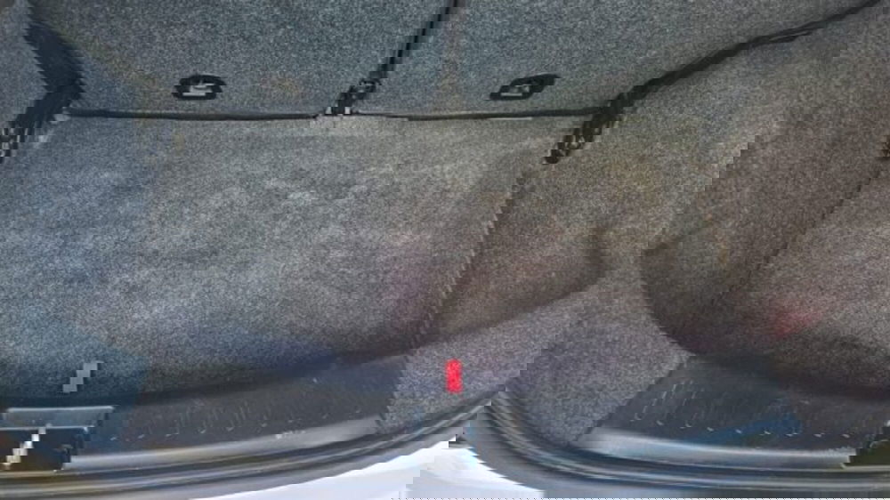 Lancia Ypsilon usata a Lucca (16)