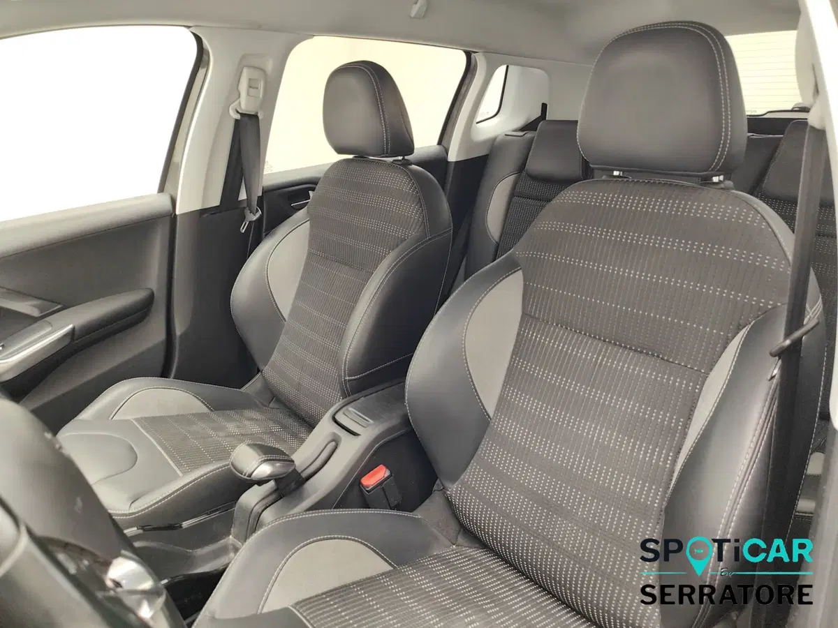 Peugeot 2008 usata a Como (12)
