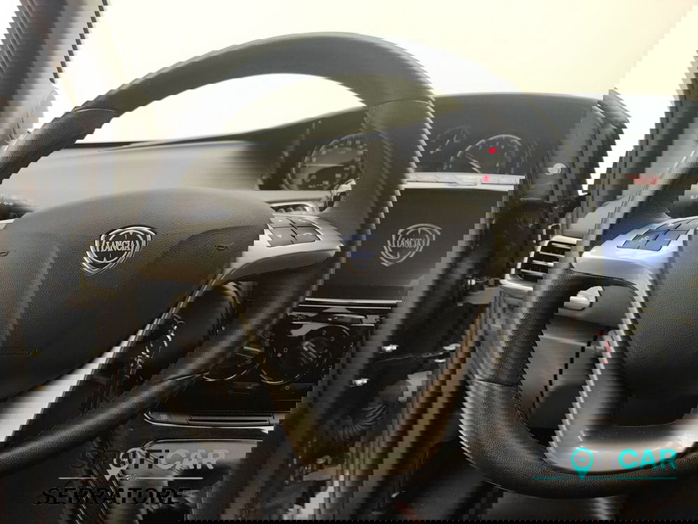 Lancia Ypsilon usata a Como (16)