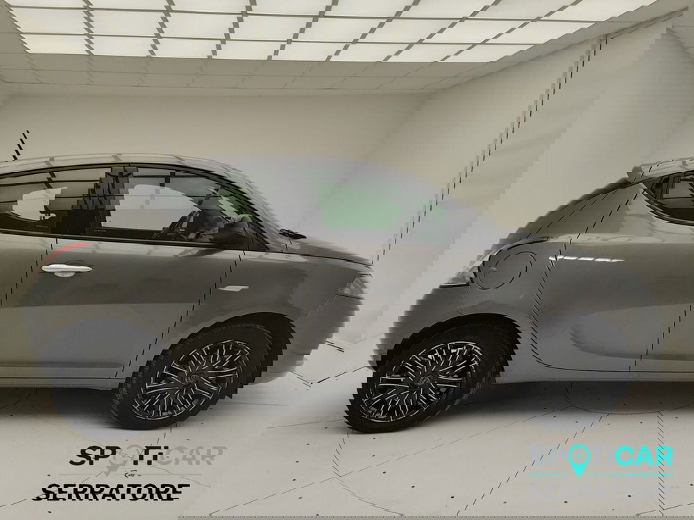 Lancia Ypsilon usata a Como (19)