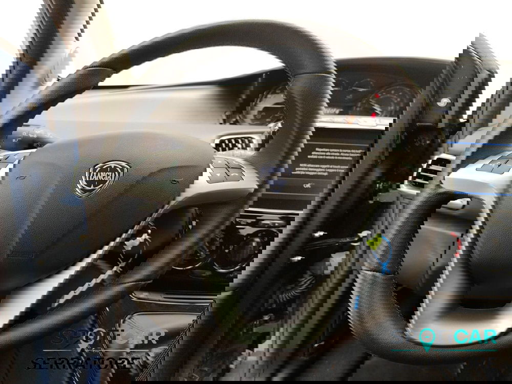 Lancia Ypsilon usata a Como (17)