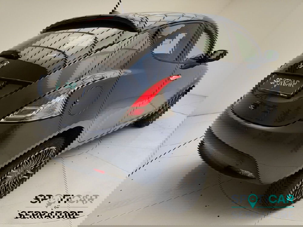 Lancia Ypsilon usata a Como (6)