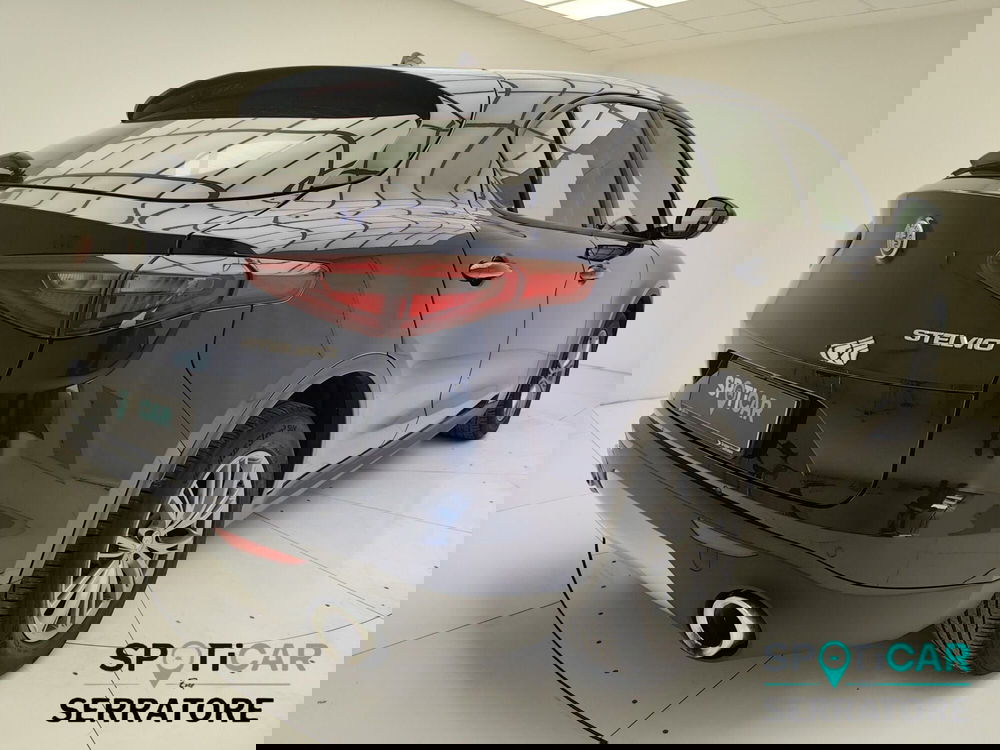 Alfa Romeo Stelvio usata a Como (5)