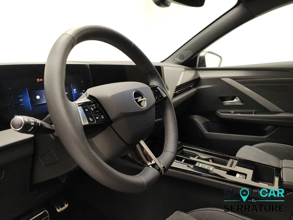 Opel Astra nuova a Como (8)