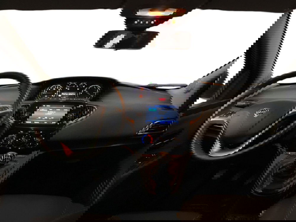 Lancia Ypsilon usata a Torino (10)