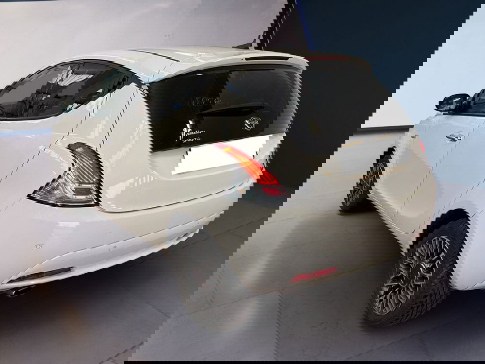 Lancia Ypsilon usata a Torino (19)