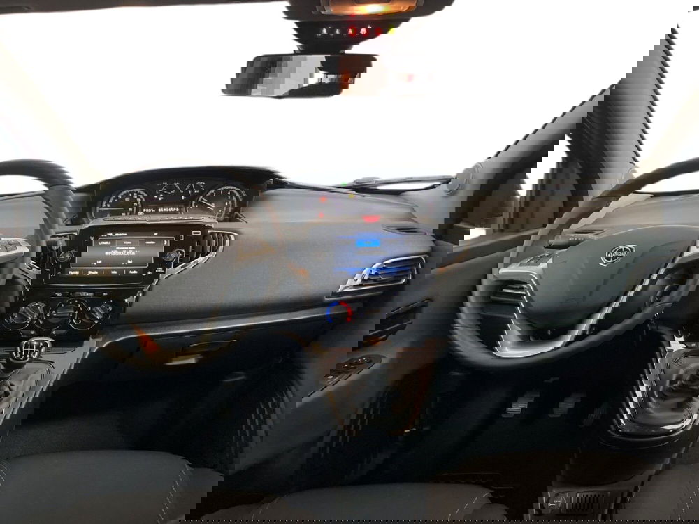 Lancia Ypsilon usata a Torino (10)