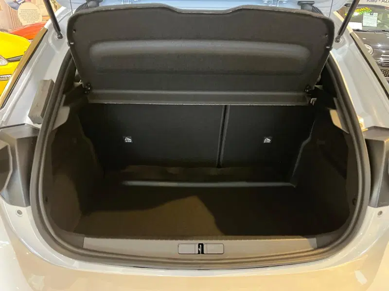Opel Corsa nuova a Milano (12)