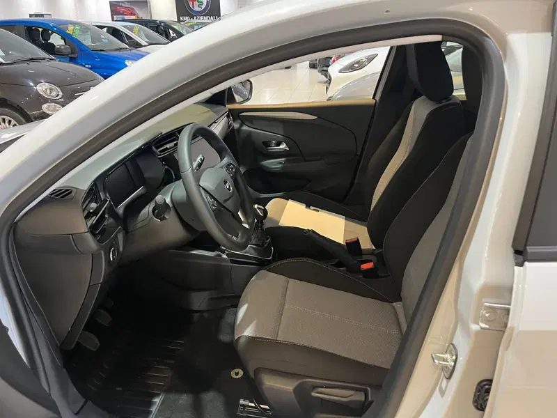 Opel Corsa nuova a Milano (13)