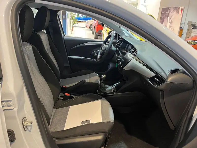Opel Corsa nuova a Milano (14)