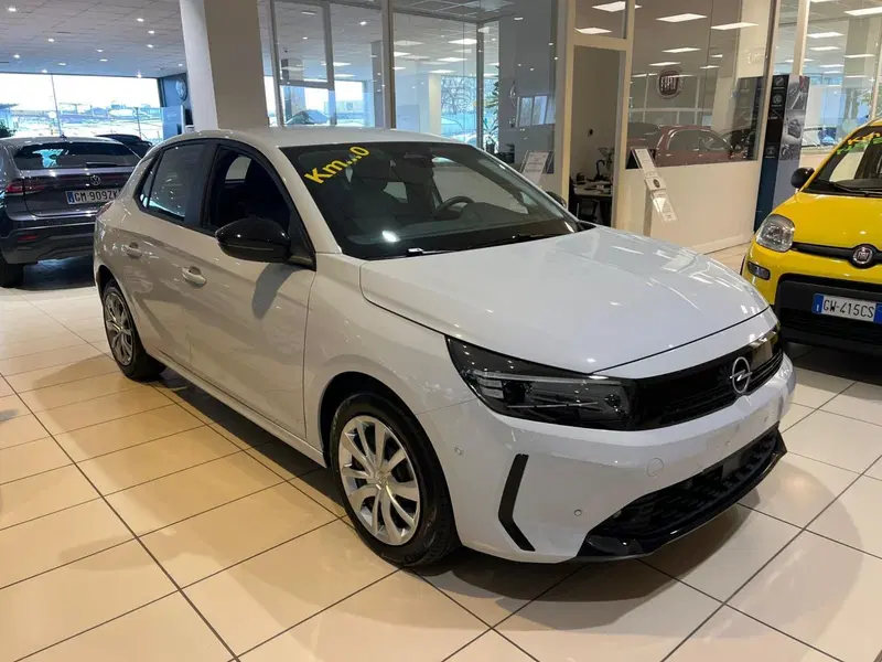 Opel Corsa nuova a Milano (3)