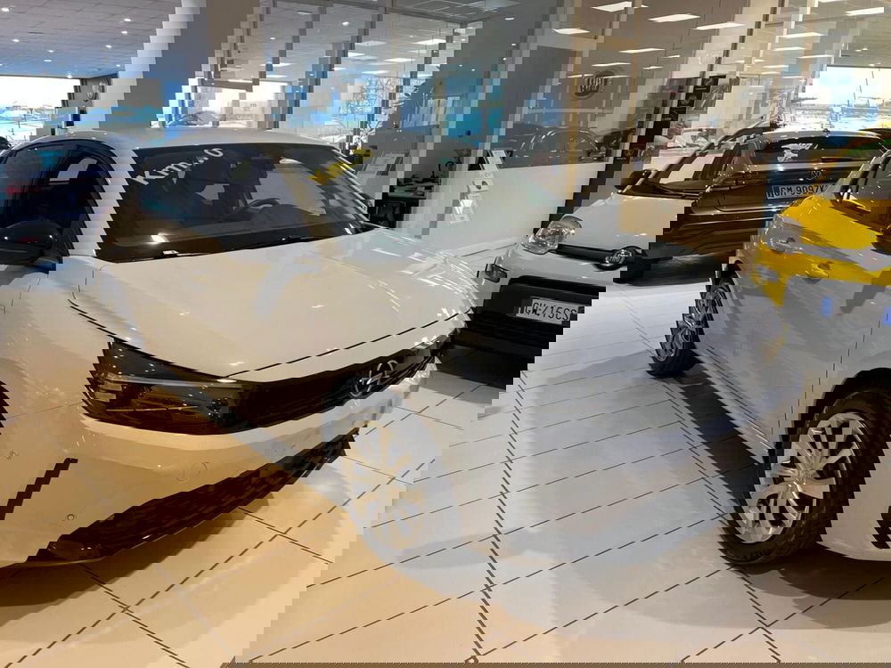 Opel Corsa nuova a Milano (3)