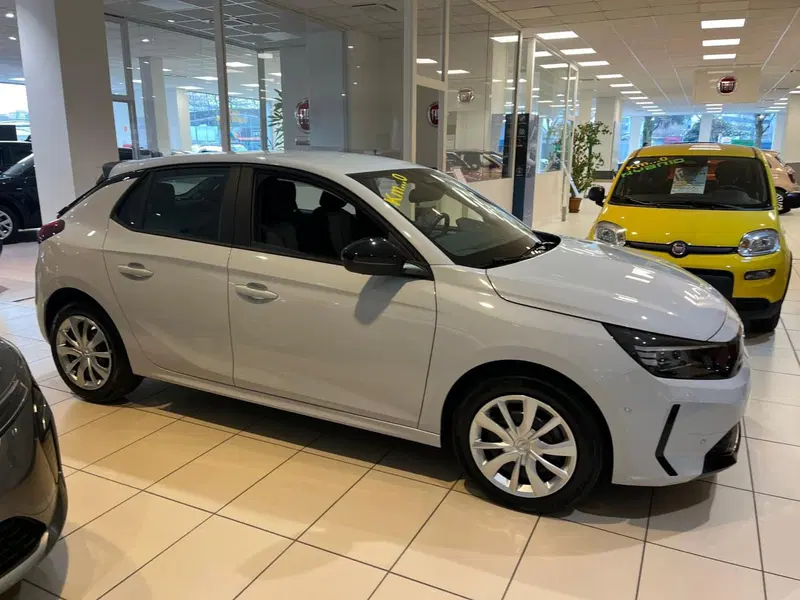 Opel Corsa nuova a Milano (6)