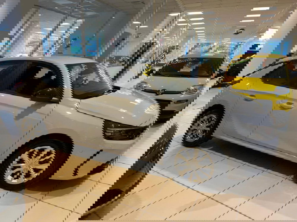 Opel Corsa nuova a Milano (6)