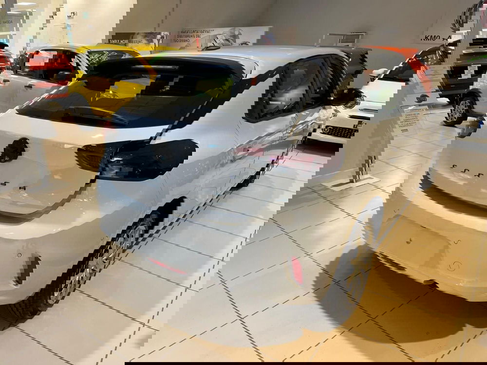 Opel Corsa nuova a Milano (7)