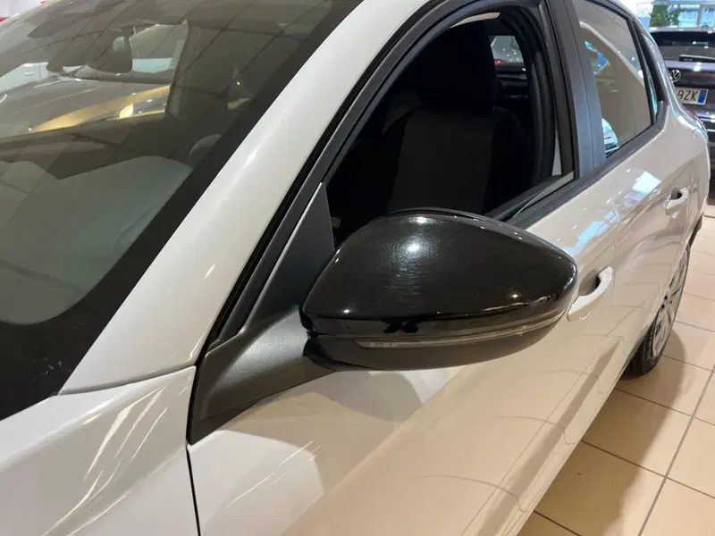Opel Corsa nuova a Milano (8)