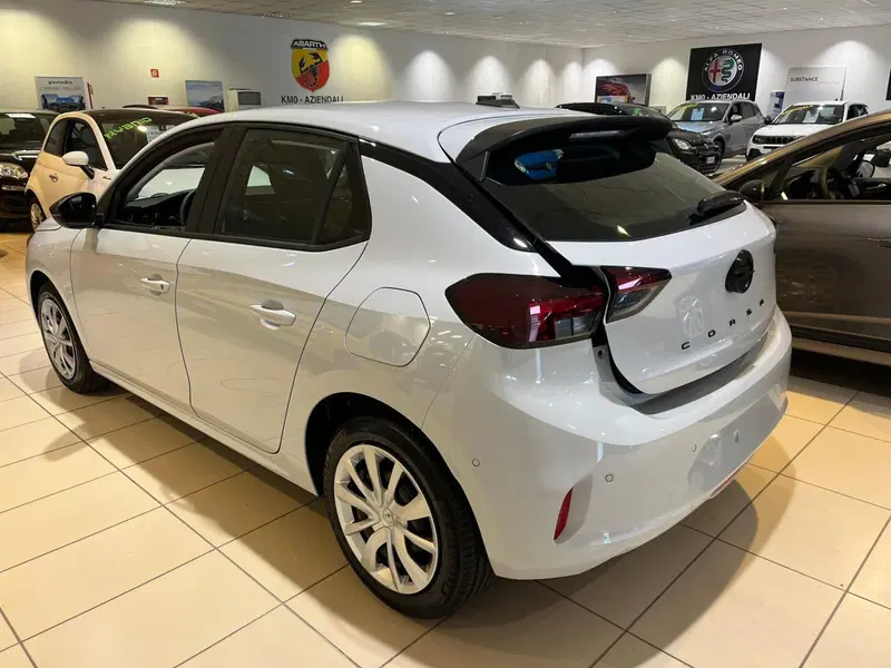 Opel Corsa nuova a Milano (9)
