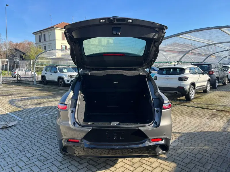 Alfa Romeo Tonale nuova a Milano (11)