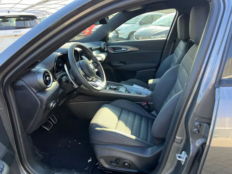 Alfa Romeo Tonale nuova a Milano (13)