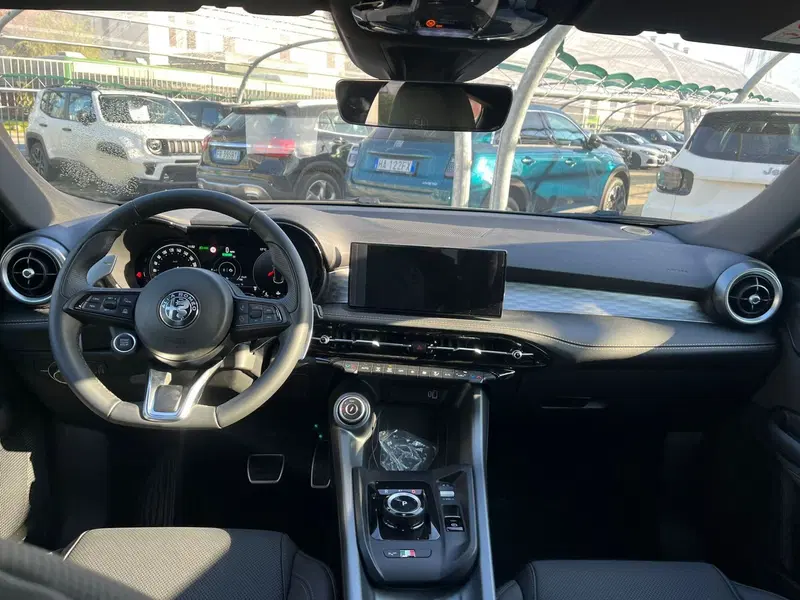 Alfa Romeo Tonale nuova a Milano (17)