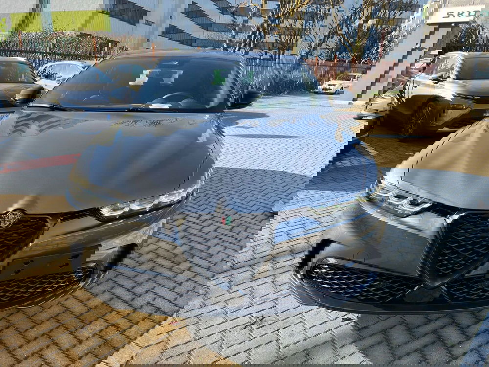 Alfa Romeo Tonale nuova a Milano (2)