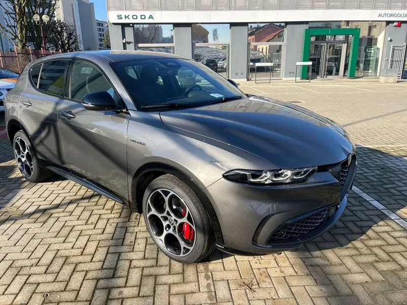 Alfa Romeo Tonale nuova a Milano (3)