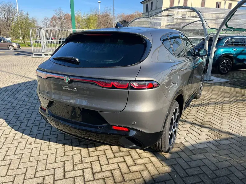 Alfa Romeo Tonale nuova a Milano (8)