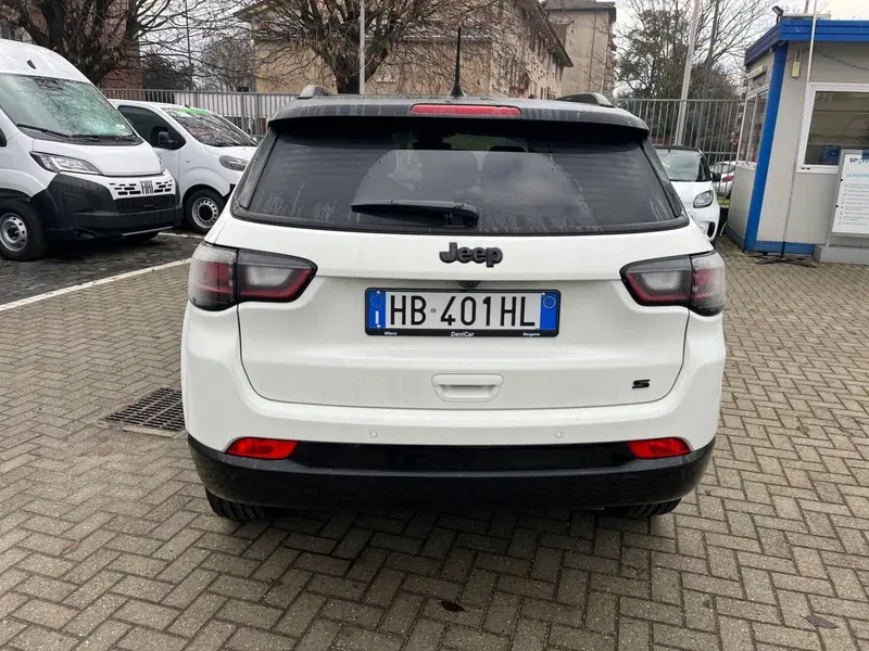 Jeep Compass nuova a Milano (10)