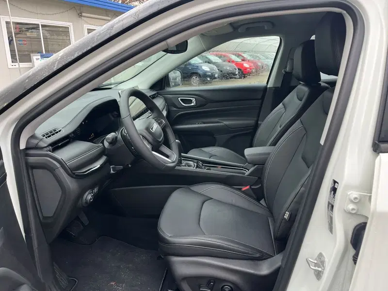 Jeep Compass nuova a Milano (13)