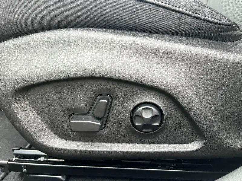 Jeep Compass nuova a Milano (14)