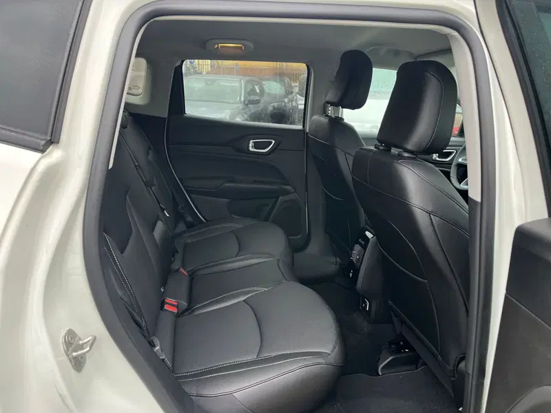 Jeep Compass nuova a Milano (17)
