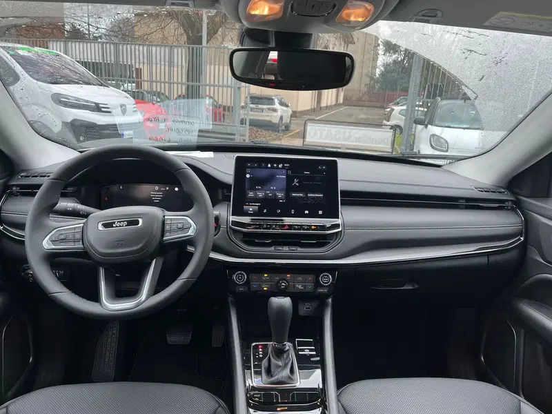 Jeep Compass nuova a Milano (18)