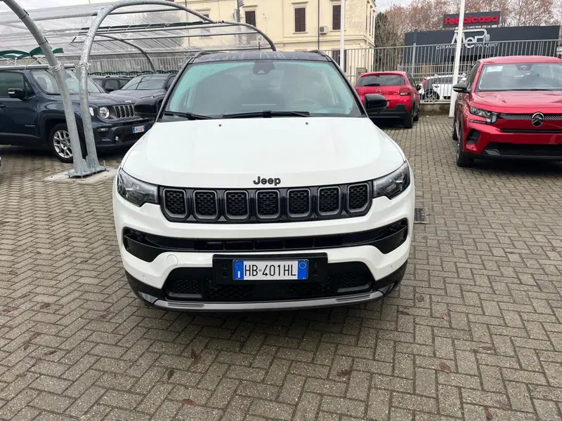 Jeep Compass nuova a Milano (2)